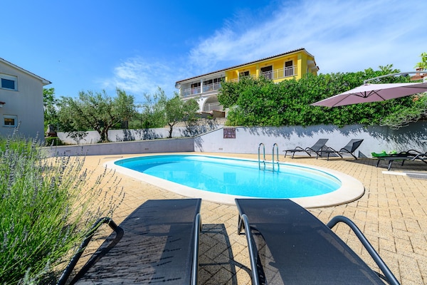 Foto van Gezellige villa met uitzicht - Vakantiehuis in Rojci - PoolOfHouse