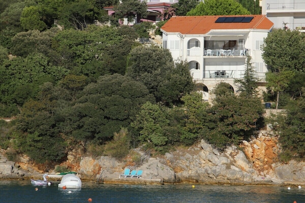 Foto van 1 Villa aan zee - Vakantiehuis in Novalja - Untagged