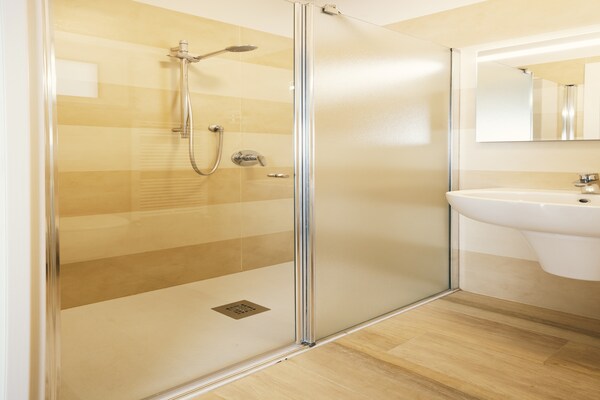 Foto van Residence La Rotonda, Tignale - Vakantiehuis in Tignale - BathRoom