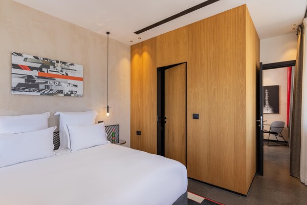 Foto van Brut Seafront Hotel by Sunday - Executive Suite - Vakantiehuis in Tel Aviv - BedRoom