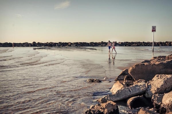 Foto van Brut Seafront Hotel by Sunday- Deluxe Vierpersoonskamer met balkon - AreaSummer5KM
