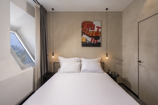 Foto van Brut Seafront Hotel by Sunday - Klassieke tweepersoonskamer - BedRoom
