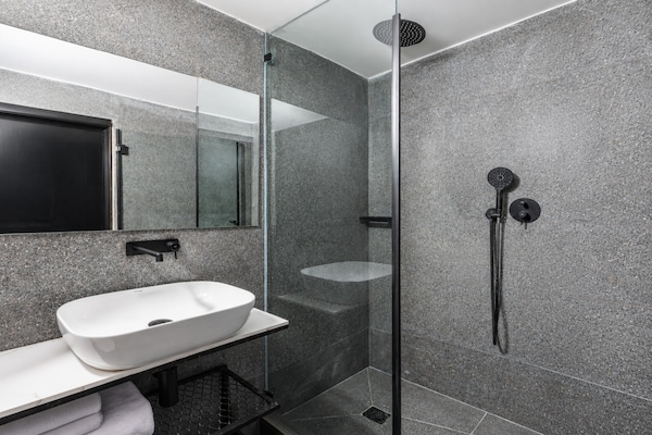 Foto van Brut Seafront Hotel by Sunday - Klassieke tweepersoonskamer - BathRoom
