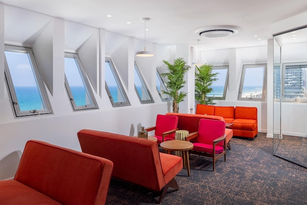 Foto van Brut Seafront Hotel by Sunday - Klassieke tweepersoonskamer - HallReception