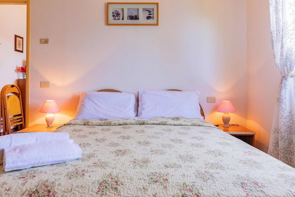 Foto van Residentie Casa & Vela met privéstrand in Oggebbio - BedRoom