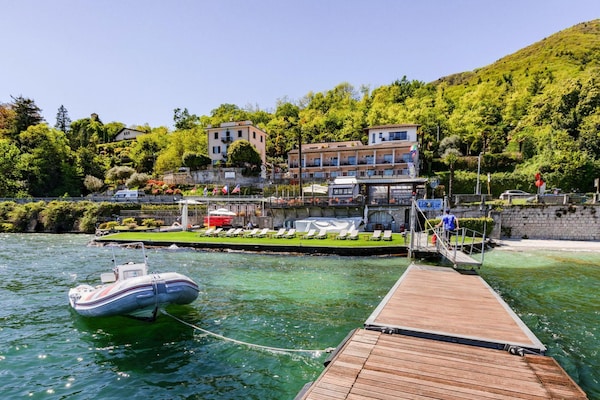 Foto van Residentie Casa & Vela met privéstrand in Oggebbio - AreaSummer1KM