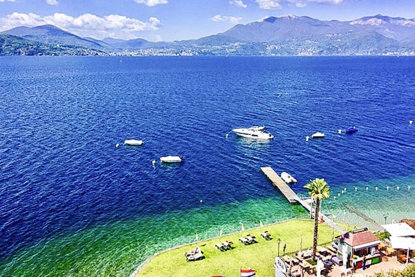 Foto van Residentie Casa & Vela met privéstrand in Oggebbio - WaterView