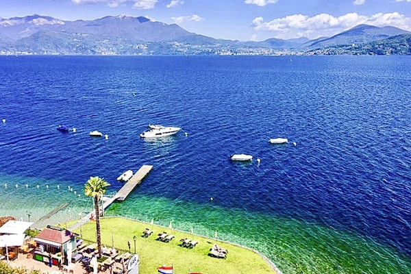Foto van Residentie Casa & Vela met privéstrand in Oggebbio - WaterView