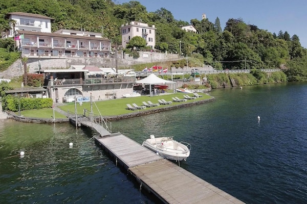 Foto van Residentie Casa & Vela met privéstrand in Oggebbio - WaterView