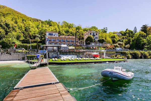 Foto van Residentie Casa & Vela met privéstrand in Oggebbio - WaterView