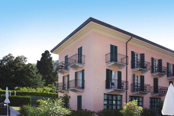Foto van Residence Antico Verbano, Meina - Vakantiehuis in Meina - ExteriorSummer