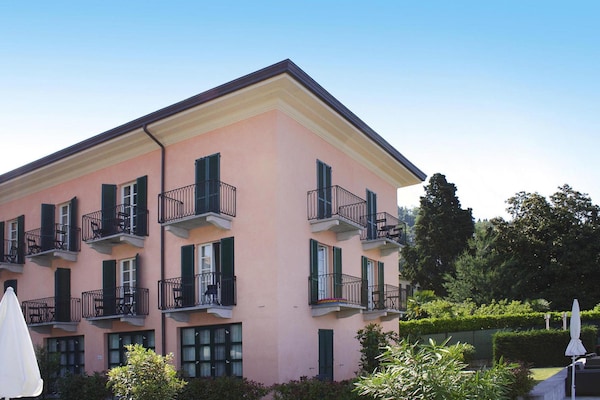Foto van Residence Antico Verbano, Meina - Vakantiehuis in Meina - ExteriorSummer