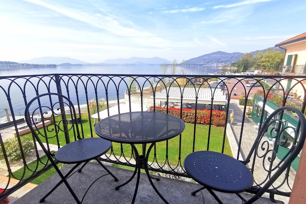 Foto van Residence Antico Verbano, Meina - Vakantiehuis in Meina - TerraceBalcony