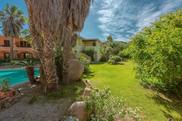 Foto van Residence met gemeenschappelijk zwembad in Palau - Vakantiehuis in Palau (SS) - PoolOfHouse
