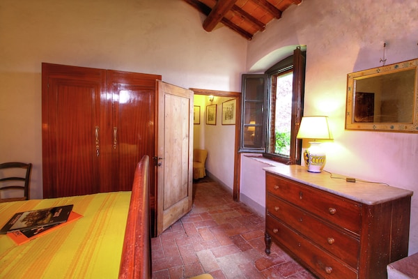 Foto van Luxueus landhuis in Rufina met terras - Vakantiehuis in Rufina - BedRoom