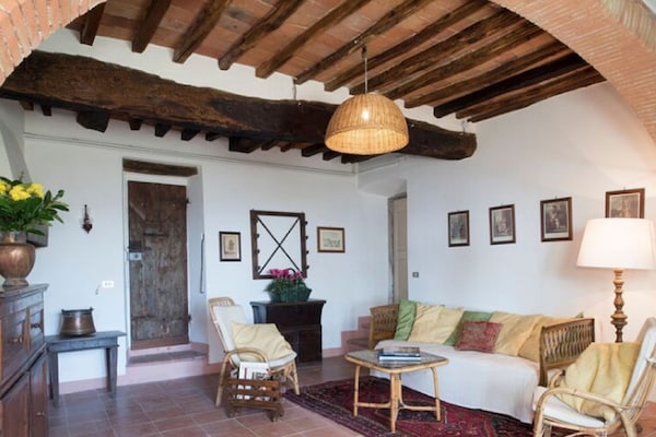 Foto van Vakantiehuis in Pergine Valdarno met Zwembad - Vakantiehuis in Pergine Valdarno - LivingRoom