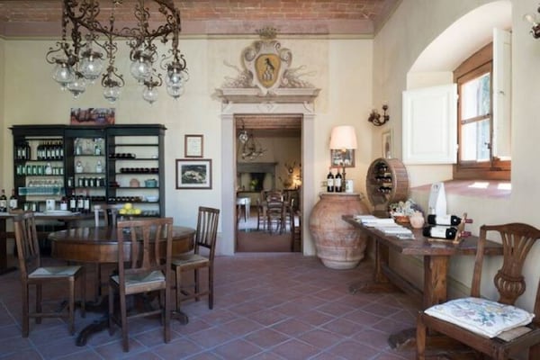 Foto van Vakantiehuis in Pergine Valdarno met Zwembad - Vakantiehuis in Pergine Valdarno - LivingRoom