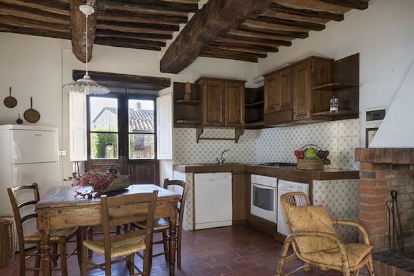 Foto van Vakantiehuis in Pergine Valdarno met Zwembad - Vakantiehuis in Pergine Valdarno - Kitchen