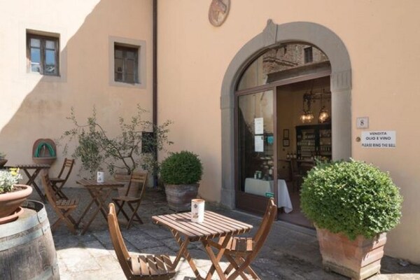Foto van Vakantiehuis in Pergine Valdarno met Zwembad - Vakantiehuis in Pergine Valdarno - TerraceBalcony