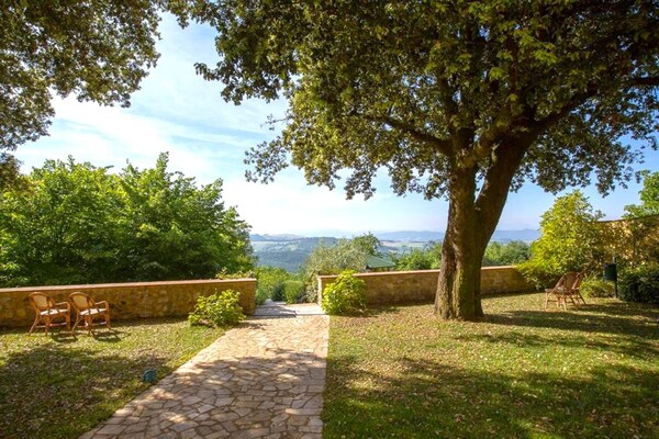 Foto van Elegant vakantiehuis in Toscane voor 4 personen - Vakantiehuis in Volterra (PI) - GardenSummer