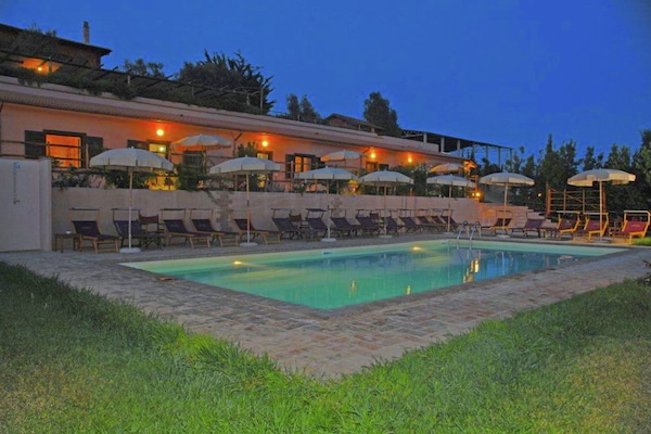 Foto van Boerderij bij Montalto zandstrand - Vakantiehuis in Montalto di Castro - ExteriorSummer