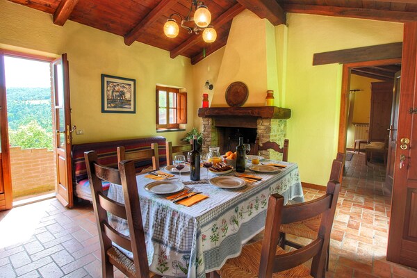 Foto van Rustieke, serene boerderij - Vakantiehuis in Monte Santa Maria Tiberina - DiningRoom