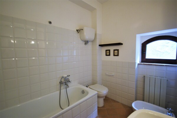 Foto van Appartement in Umbrië bij Trasimeno-meer - Vakantiehuis in Mantignana - BathRoom