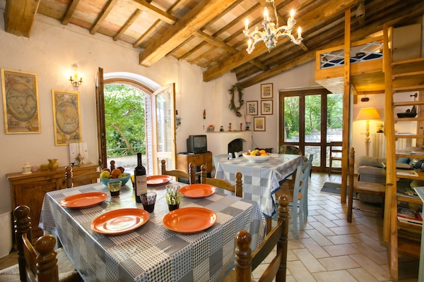 Foto van Vakantiehuis in Assisi met verwarmd zwembad - Vakantiehuis in Assisi - DiningRoom