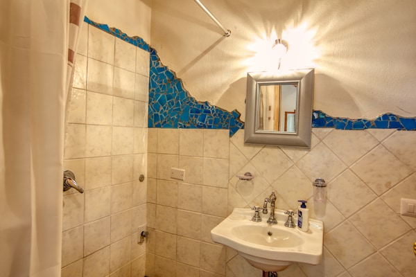 Foto van Vakantiehuis in Assisi met verwarmd zwembad - Vakantiehuis in Assisi - BathRoom