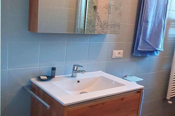 Foto van Italiaanse villa aan de kust met 3 appartementen - Vakantiehuis in San Lorenzo - Civezza - BathRoom