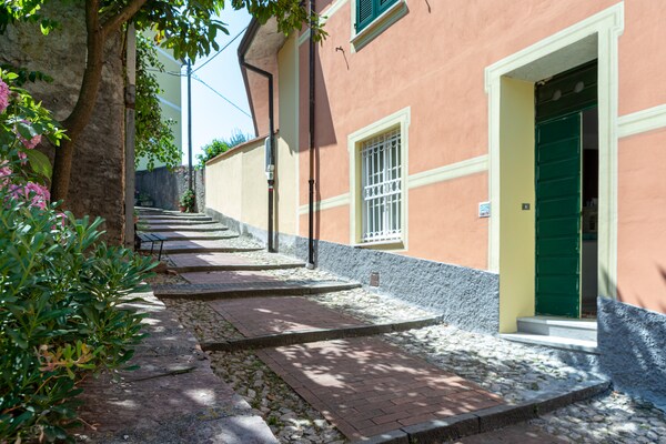 Foto van Luxe huis vlakbij de zee in Lerici - Vakantiehuis in Pugliola, Lerici - ExteriorSummer