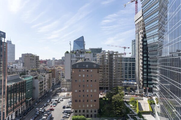 Foto van Apt met uitzicht de skyline in het hart van Milaan - ViewSummer