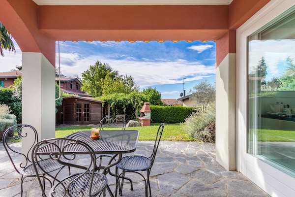 Foto van Zonnige villa met terras - Vakantiehuis in Barasso - TerraceBalcony