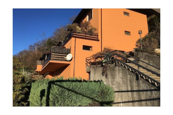 Foto van Appartement Panorama met zwembad - Vakantiehuis in Maccagno - Untagged