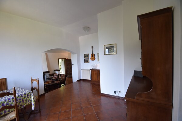 Foto van Villa in Ghiffa met uitzicht op Lago Maggiore - Vakantiehuis in Ghiffa - LivingRoom