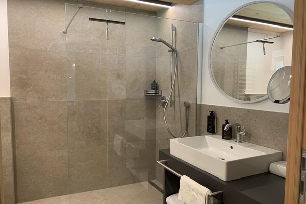 Foto van Aqua Vista Lakeside Apartments - Vakantiehuis in St. Valentin auf der Haide - Untagged