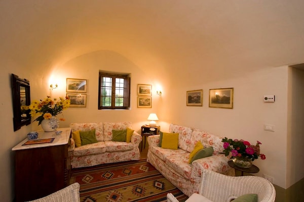 Foto van Ruim huis met zwembad - Vakantiehuis in Brisighella - LivingRoom