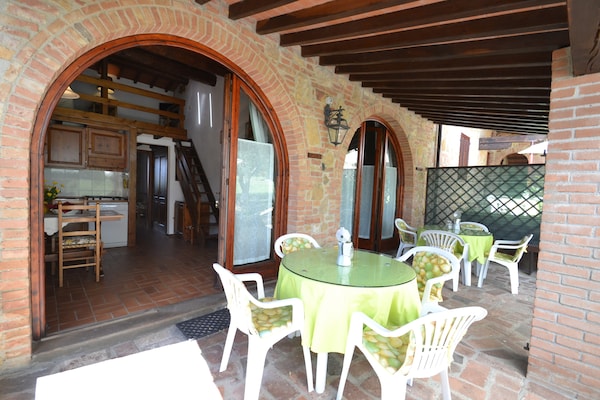 Foto van Romola Retreat: Toscaanse ontsnapping - Vakantiehuis in Montaione - TerraceBalcony