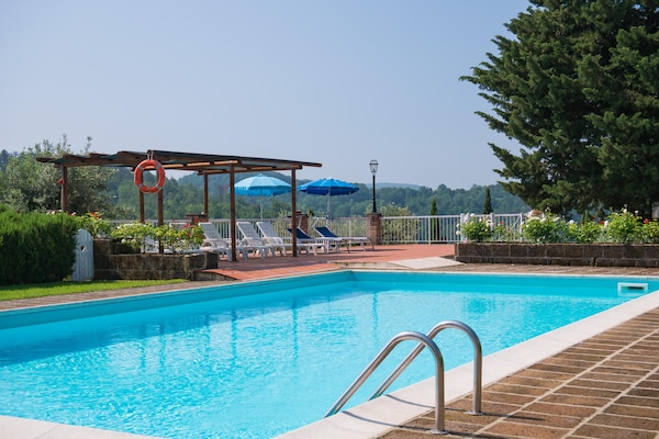Foto van Romola Retreat: Toscaanse ontsnapping - Vakantiehuis in Montaione - PoolOfHouse