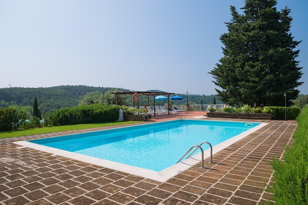 Foto van Romola Retreat: Toscaanse ontsnapping - Vakantiehuis in Montaione - PoolOfHouse