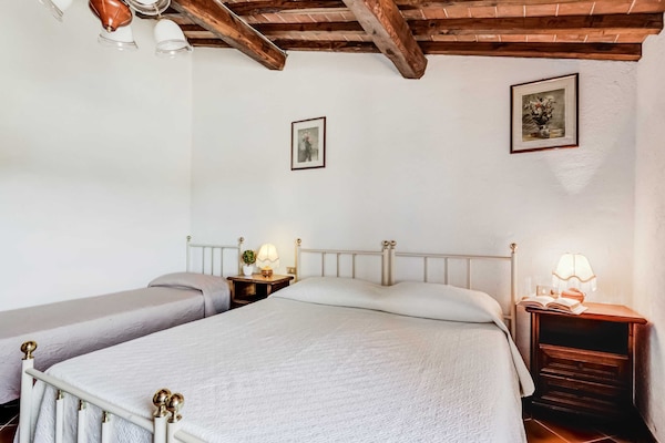 Foto van Rustiek Toscaans stenen huis - Vakantiehuis in Gambassi Terme-Fi - BedRoom