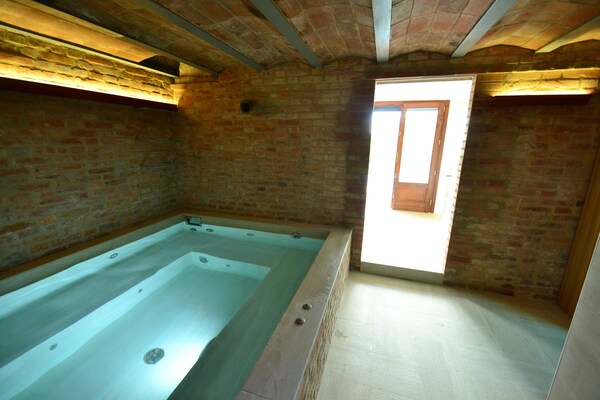 Foto van Boerderij in Montecatini met Sauna & Zwembad - Vakantiehuis in Pieve A Nievole - Wellness