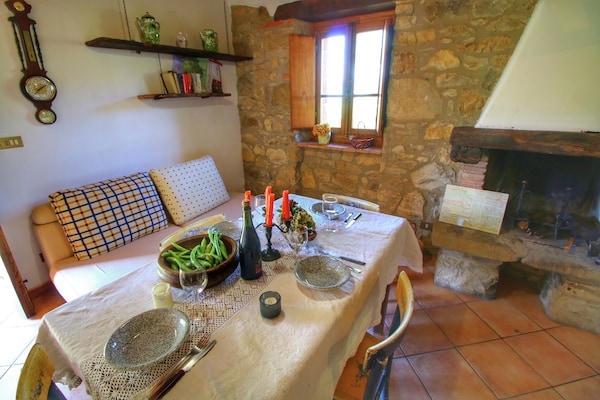 Foto van Opvallende boerderij, Ortignano - Vakantiehuis in Ortignano - LivingRoom