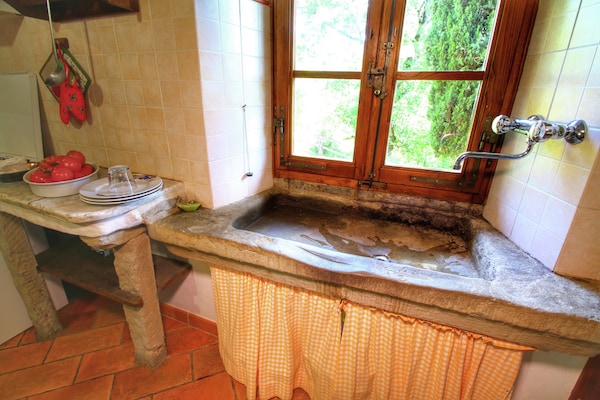 Foto van Opvallende boerderij, Ortignano - Vakantiehuis in Ortignano - Kitchen