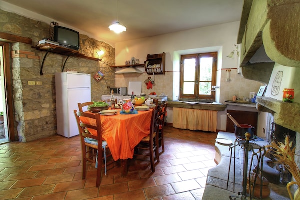 Foto van Opvallende boerderij, Ortignano - Vakantiehuis in Ortignano - Kitchen