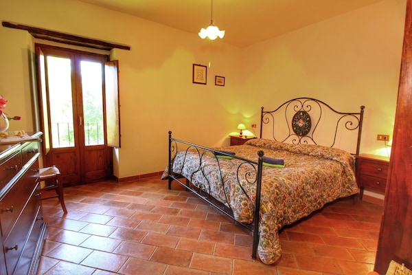 Foto van Opvallende boerderij, Ortignano - Vakantiehuis in Ortignano - BedRoom