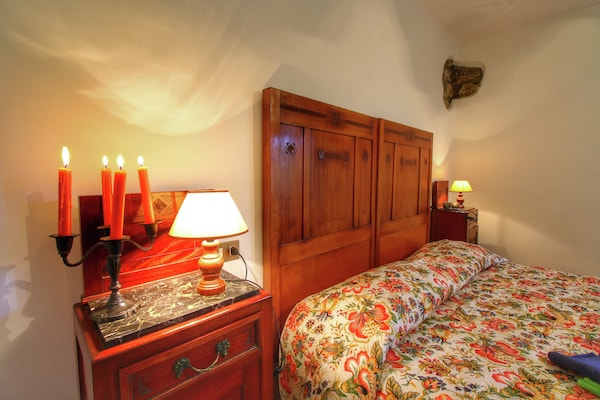 Foto van Opvallende boerderij, Ortignano - Vakantiehuis in Ortignano - BedRoom