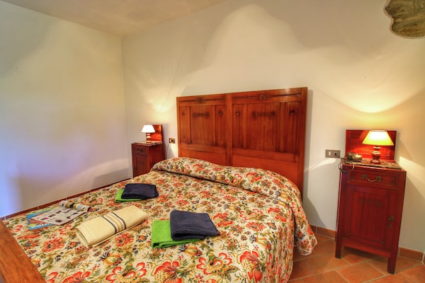 Foto van Opvallende boerderij, Ortignano - Vakantiehuis in Ortignano - BedRoom