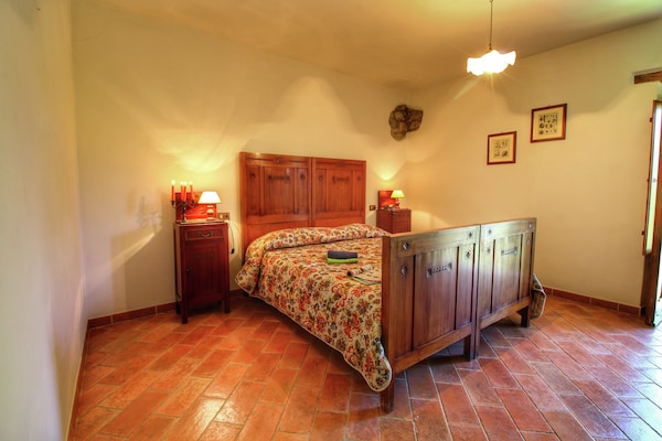 Foto van Opvallende boerderij, Ortignano - Vakantiehuis in Ortignano - BedRoom