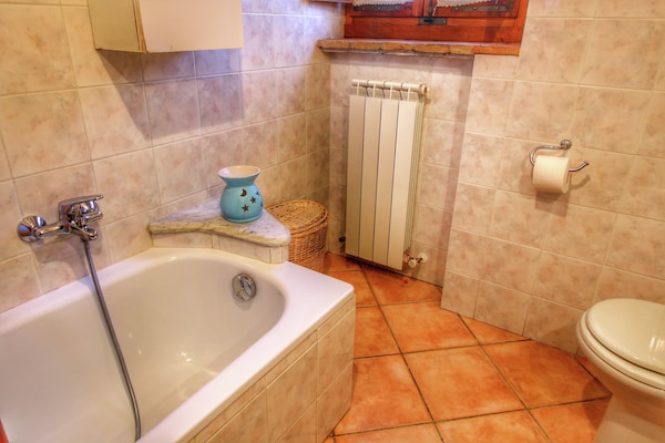 Foto van Opvallende boerderij, Ortignano - Vakantiehuis in Ortignano - BathRoom